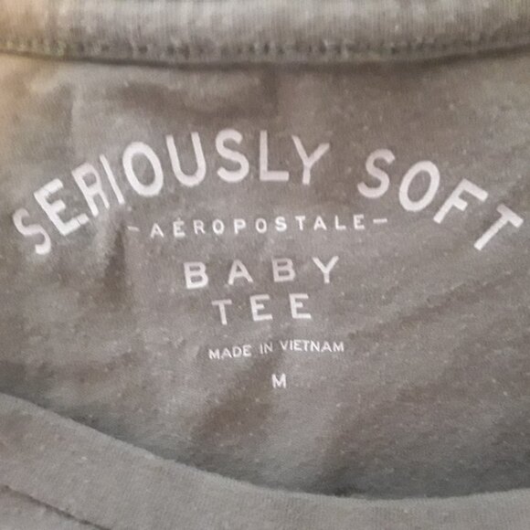 Ladies Aeropostale Seriously Soft Baby Tee, Medium Hunter Green Crop Top - Picture 4 of 5